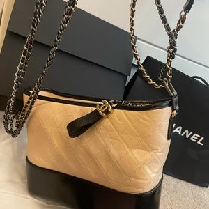 Chanel gabriel hobo medium beige